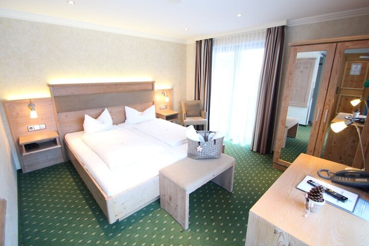 Room 3 of 62