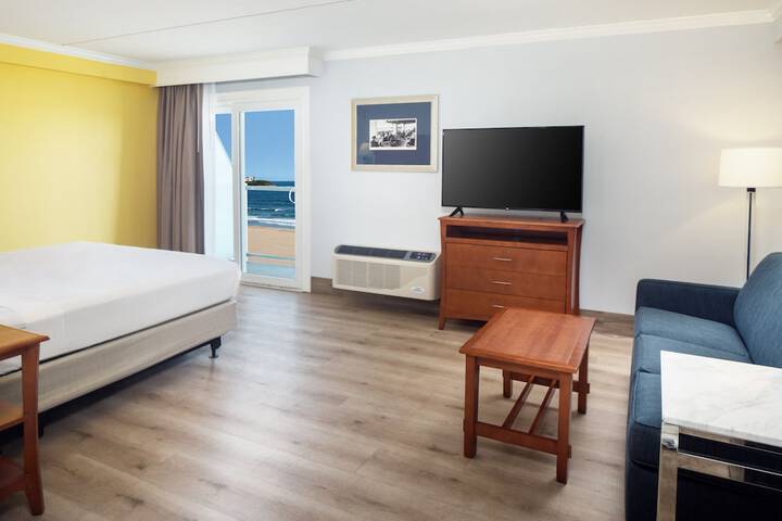 Standard King Bed Balcony (8 of 15)
