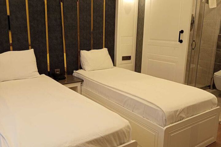 Room 8 of 36