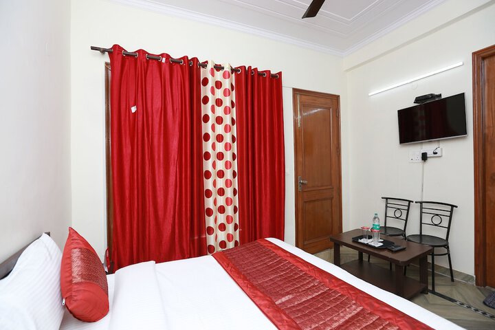 Room 18 of 21
