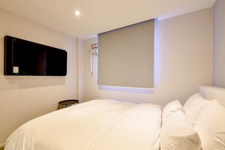 Room 4 of 35