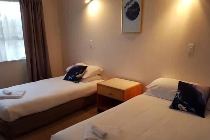 Room 12 of 37