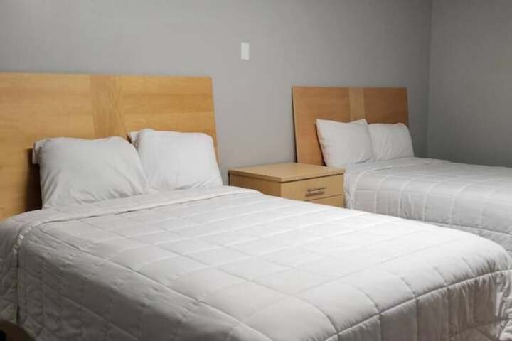 Deluxe 2 Queen Beds (1 of 3)