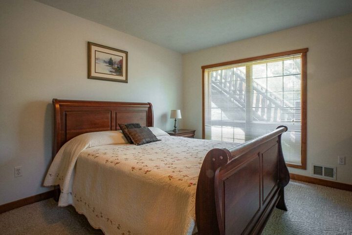 Room 2 of 28