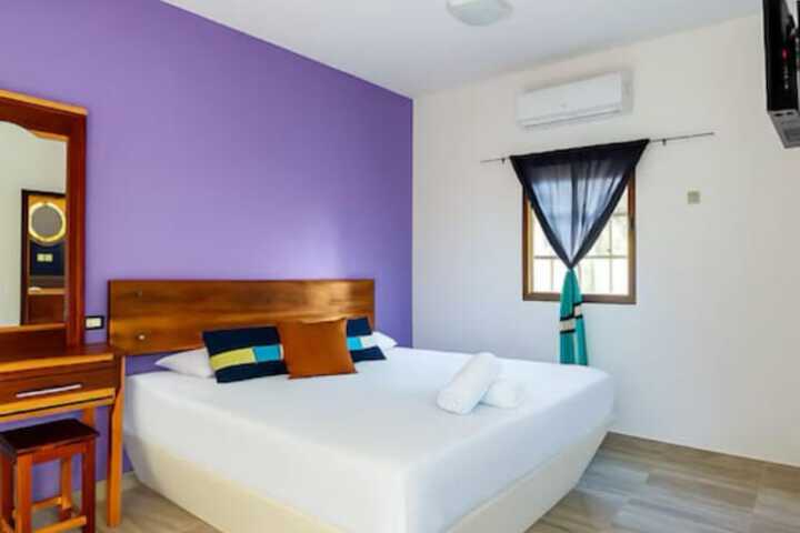 Room 4 of 23