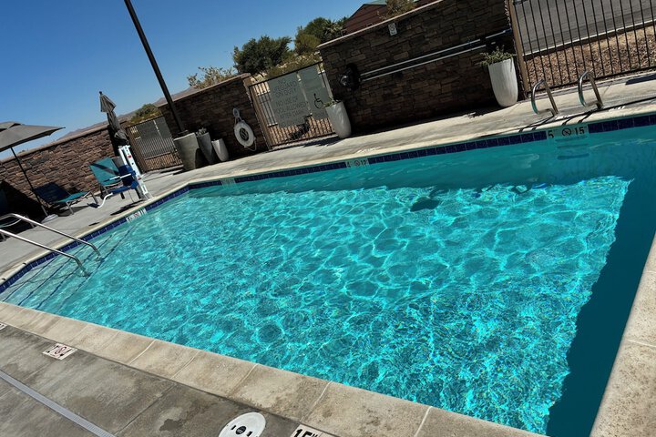 Pool 25 of 32