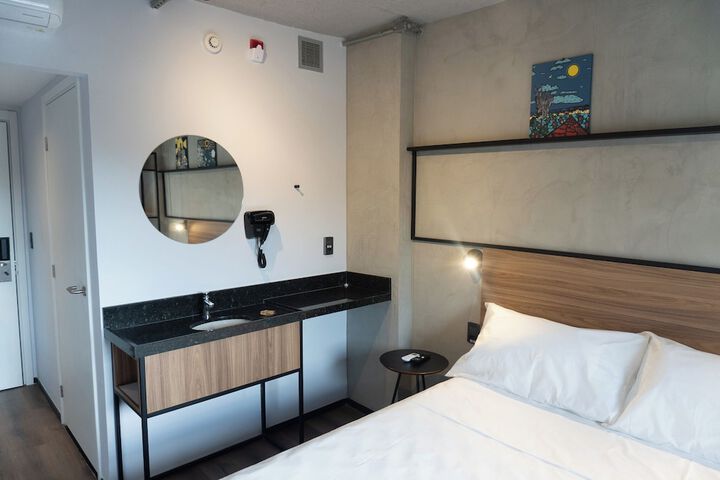 Room 22 of 122