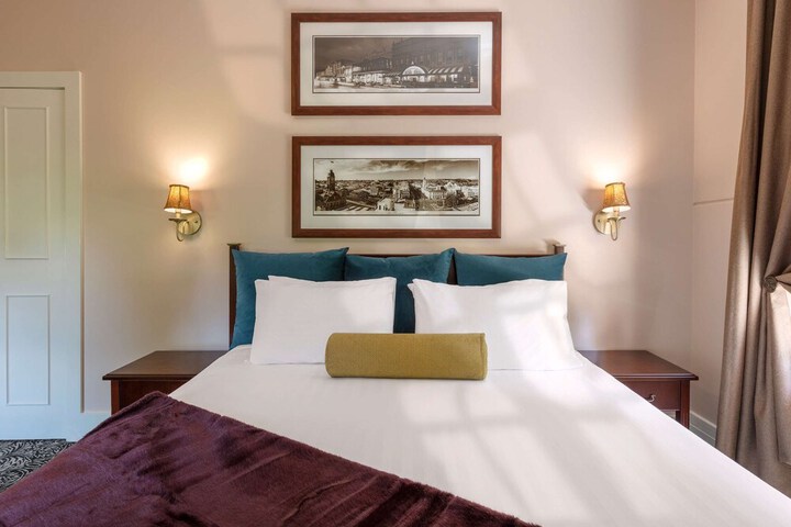 Room 4 of 46