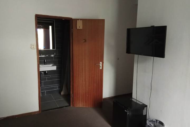 Room 17 of 54