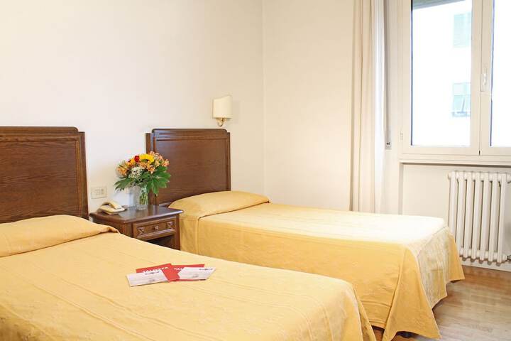 Room 7 of 42