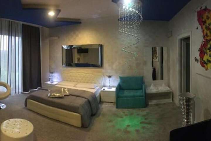 Room 12 of 41