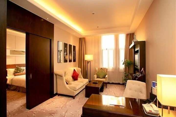 Room 5 of 20