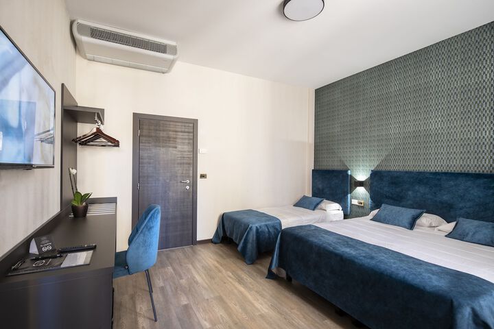 Room 9 of 52