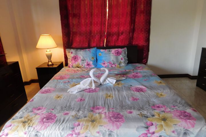 Room 5 of 107