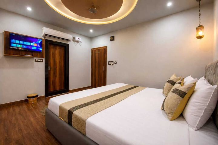 Room 43 of 89