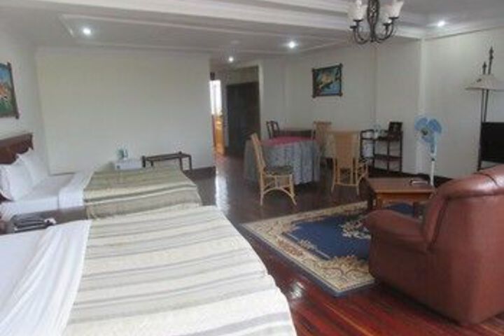 Room 6 of 27