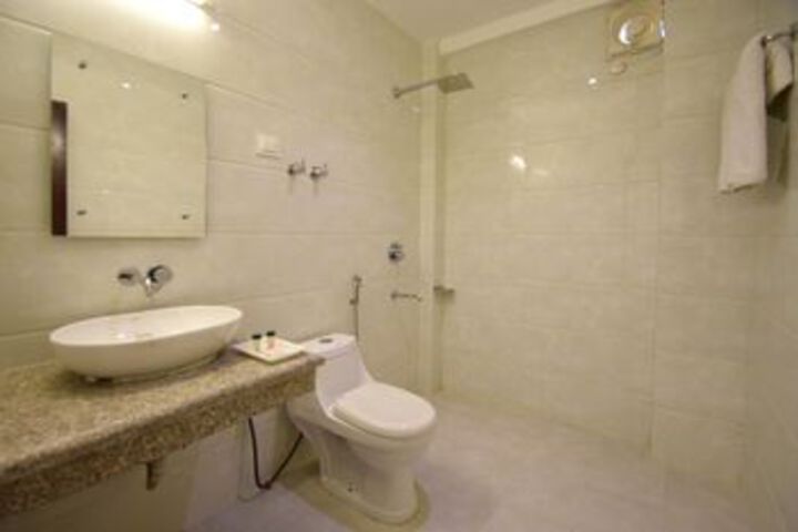 Room 4 of 27