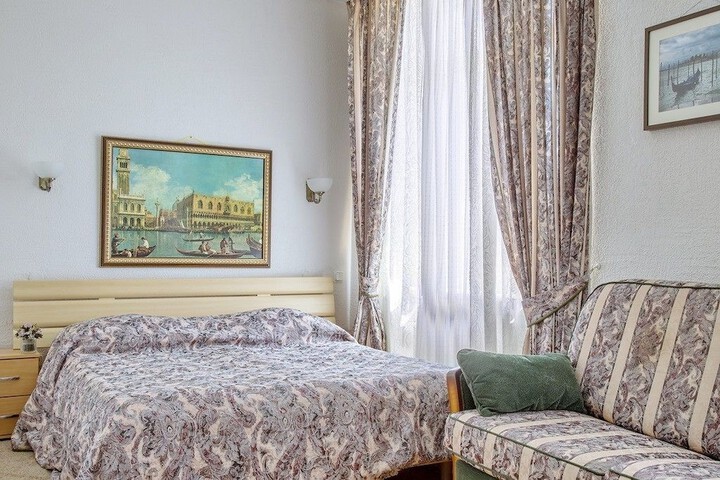Room 22 of 69