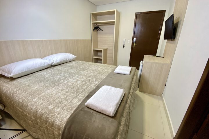 Room 33 of 84