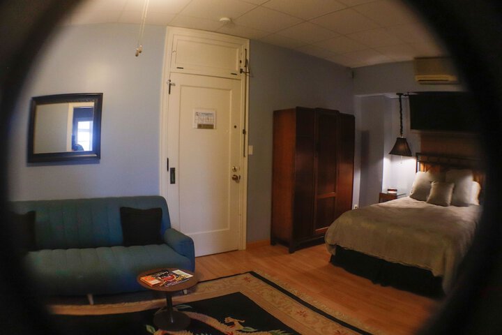 Room 21 of 107