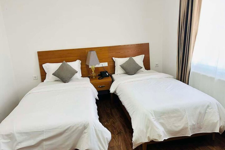 Room 3 of 31