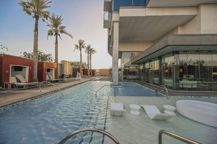 Pool 415 of 484