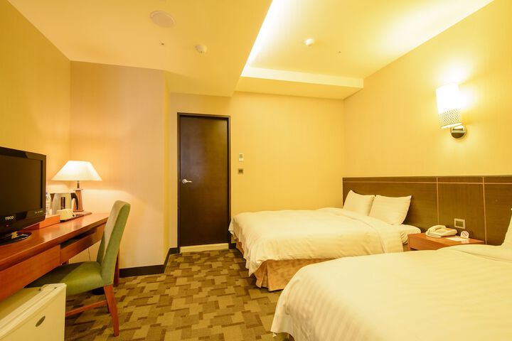 Room 10 of 26