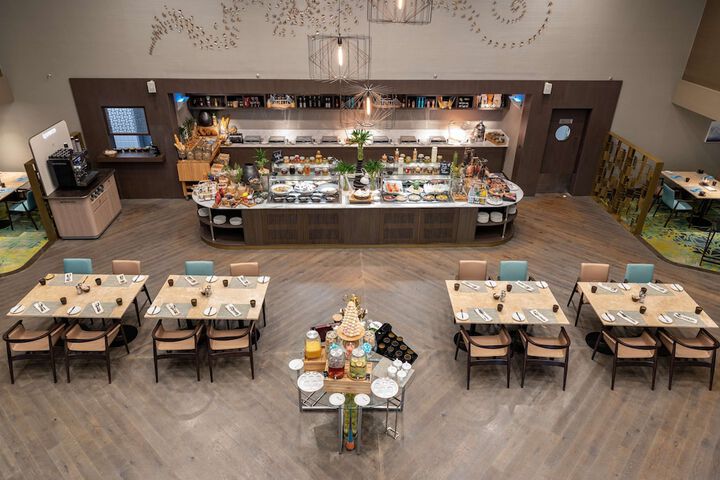 Dining 42 of 157