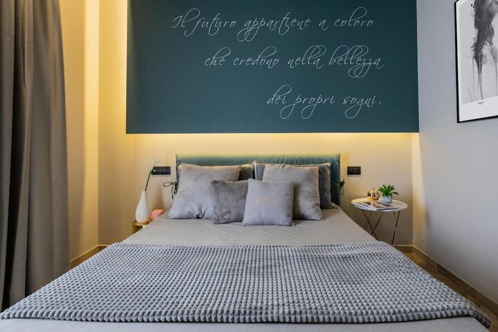 Room 14 of 25