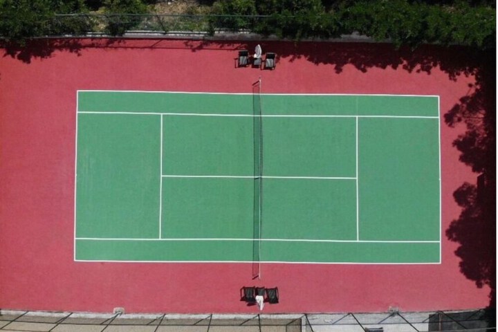 Tennis court