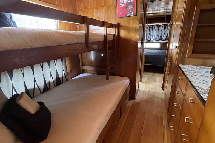 Room 21 of 313