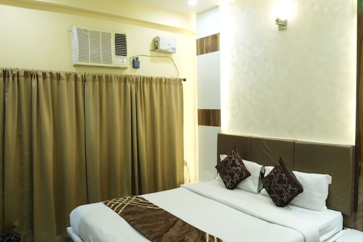 Room 12 of 25