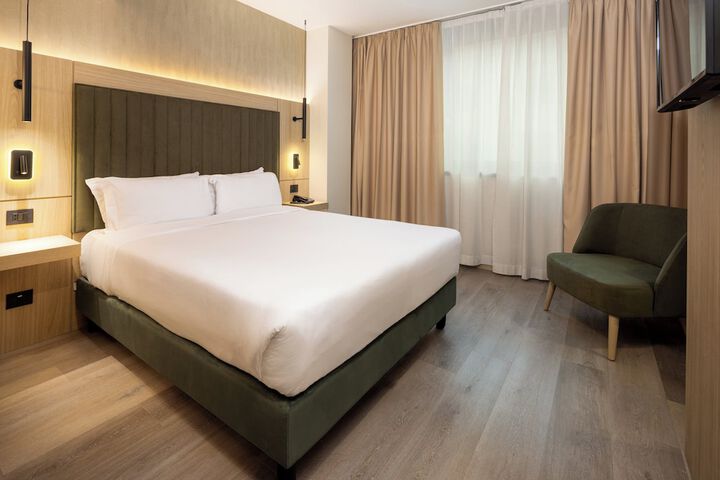 Room 44 of 101