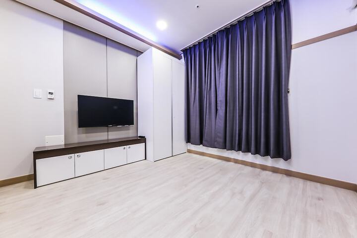 Room 9 of 54