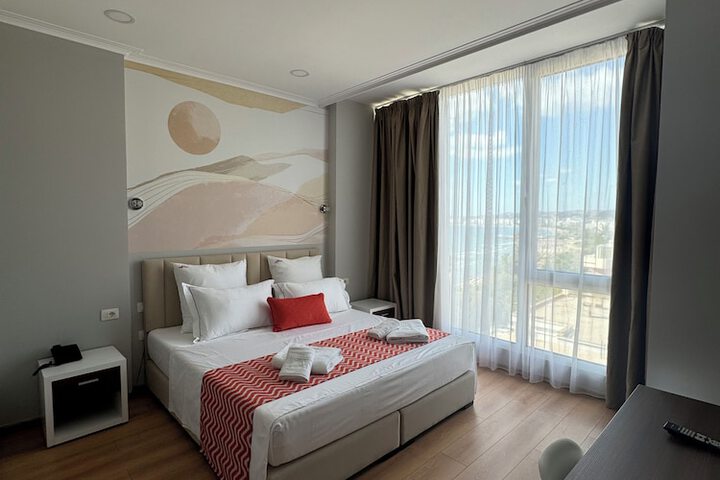 Room 70 of 191