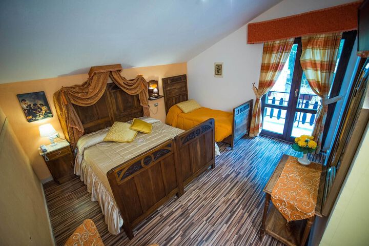 Room 10 of 41
