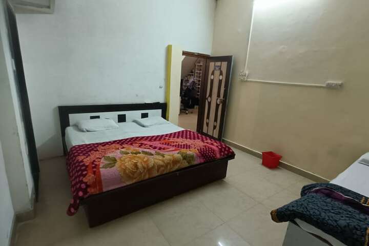 Room 6 of 23