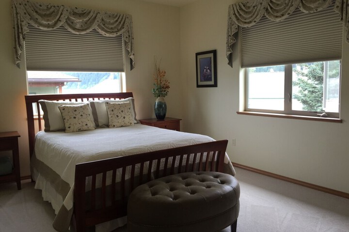 Room 2 of 91