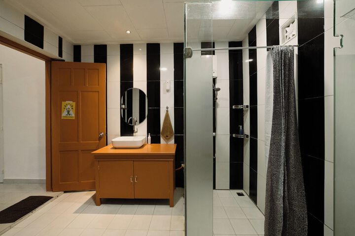 Room 17 of 47
