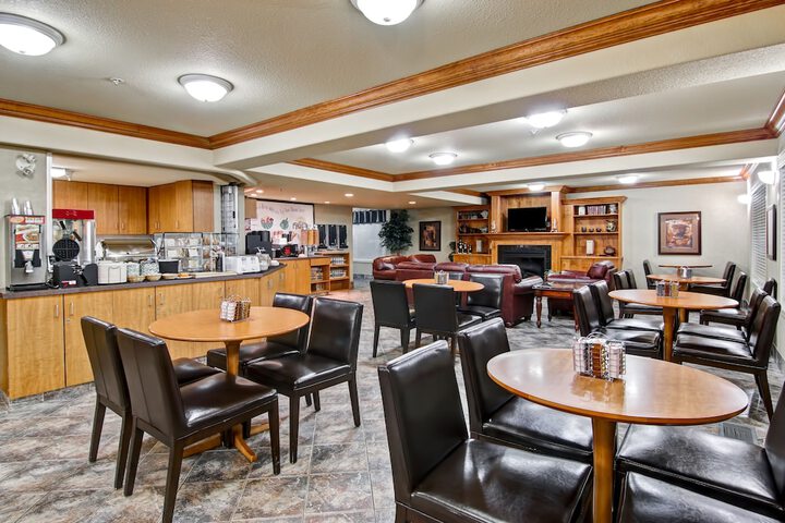 Breakfast/Coffee Service 25 of 32