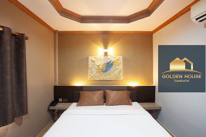 Room 9 of 94