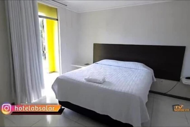 Room 4 of 18