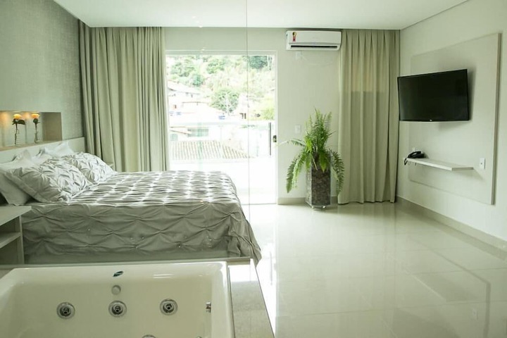 Room 11 of 53