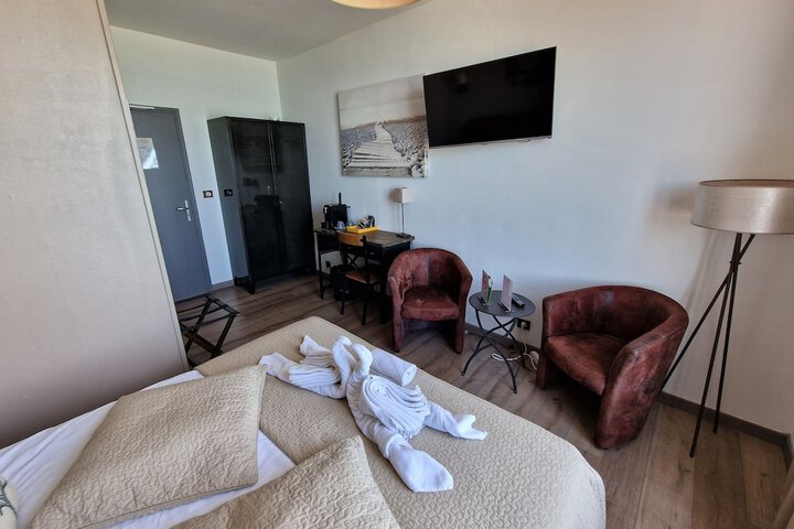 Room 34 of 58