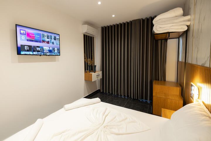 Room 13 of 50