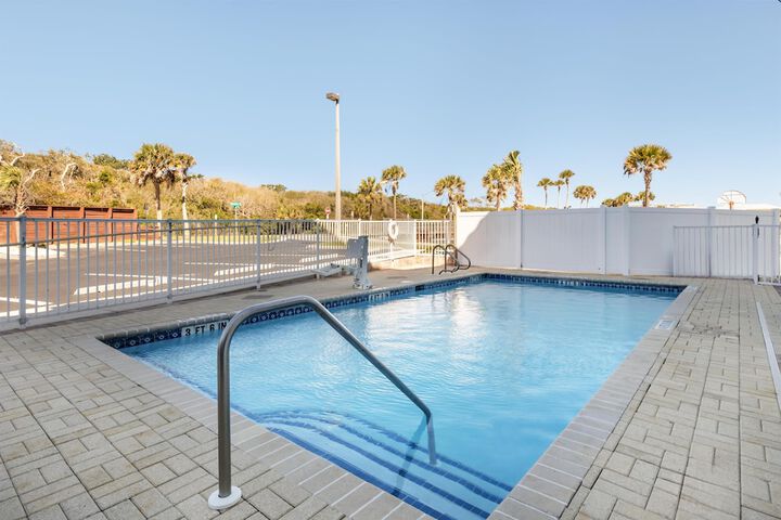 Pools & Facilities