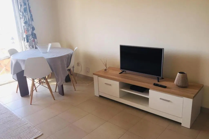 Room 3 of 10