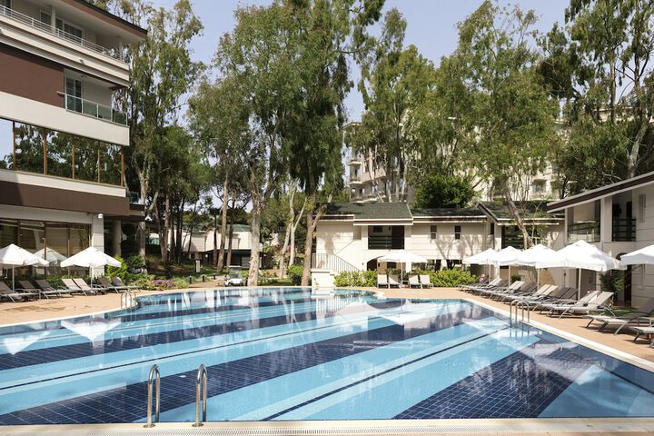 Pool 53 of 122
