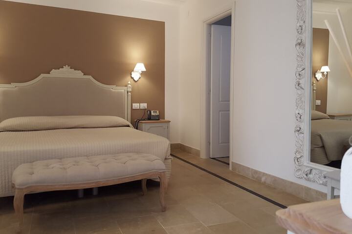 Room 3 of 40
