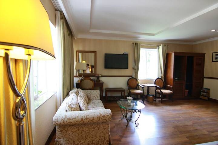 Room 5 of 45